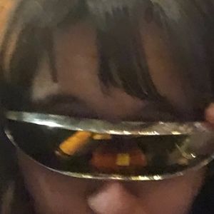 Meet your Posher, Holly